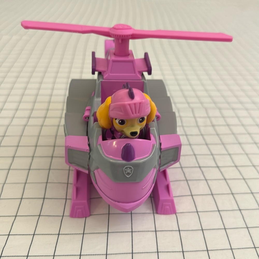 Paw Patrol Rescue Knights Skye Transforming Toy Car with Action Figure.